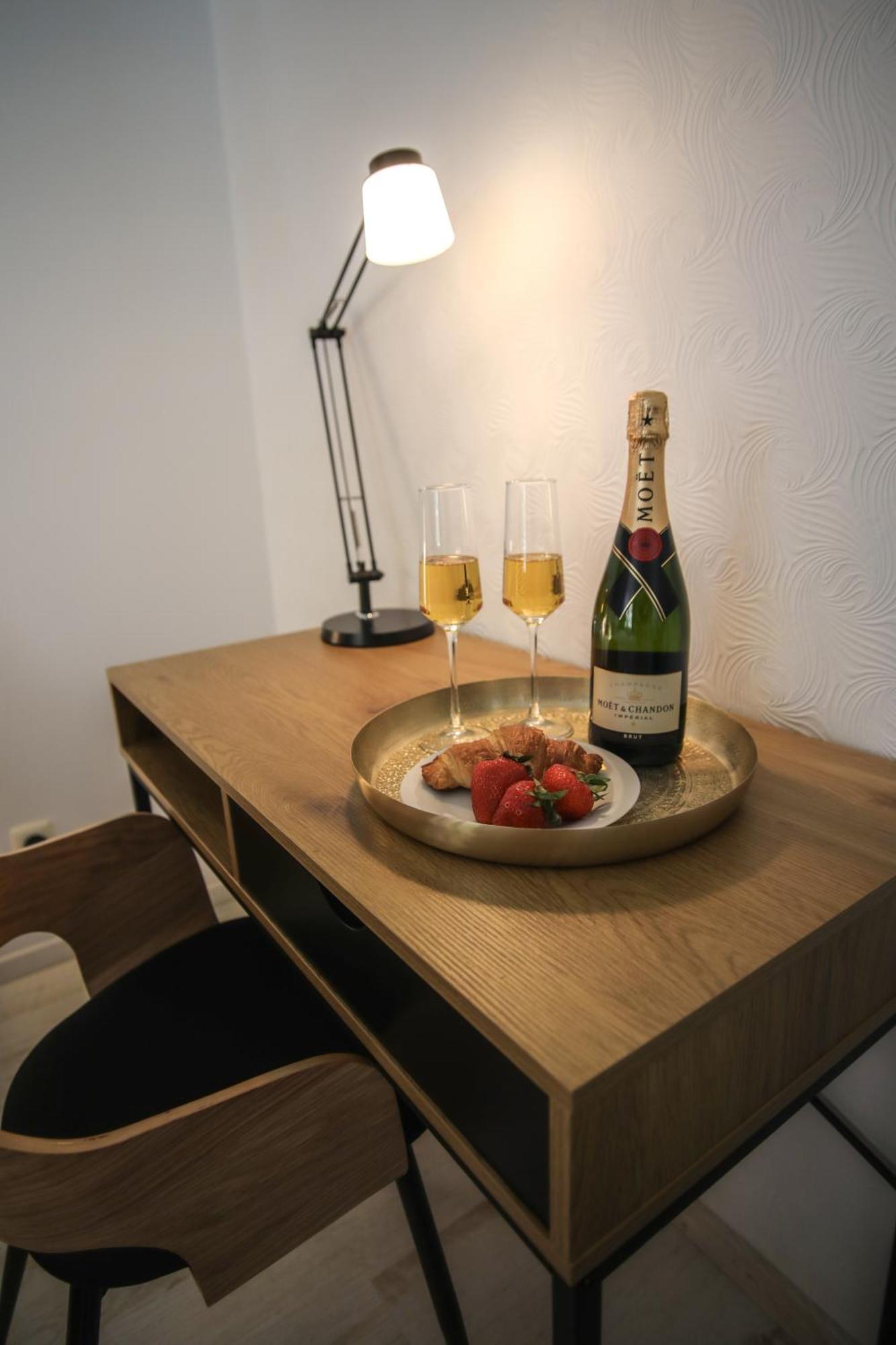 Apartament Zentral - Gemuetlich - Kueche - Balkon - Garage Bad Lippspringe Zewnętrze zdjęcie